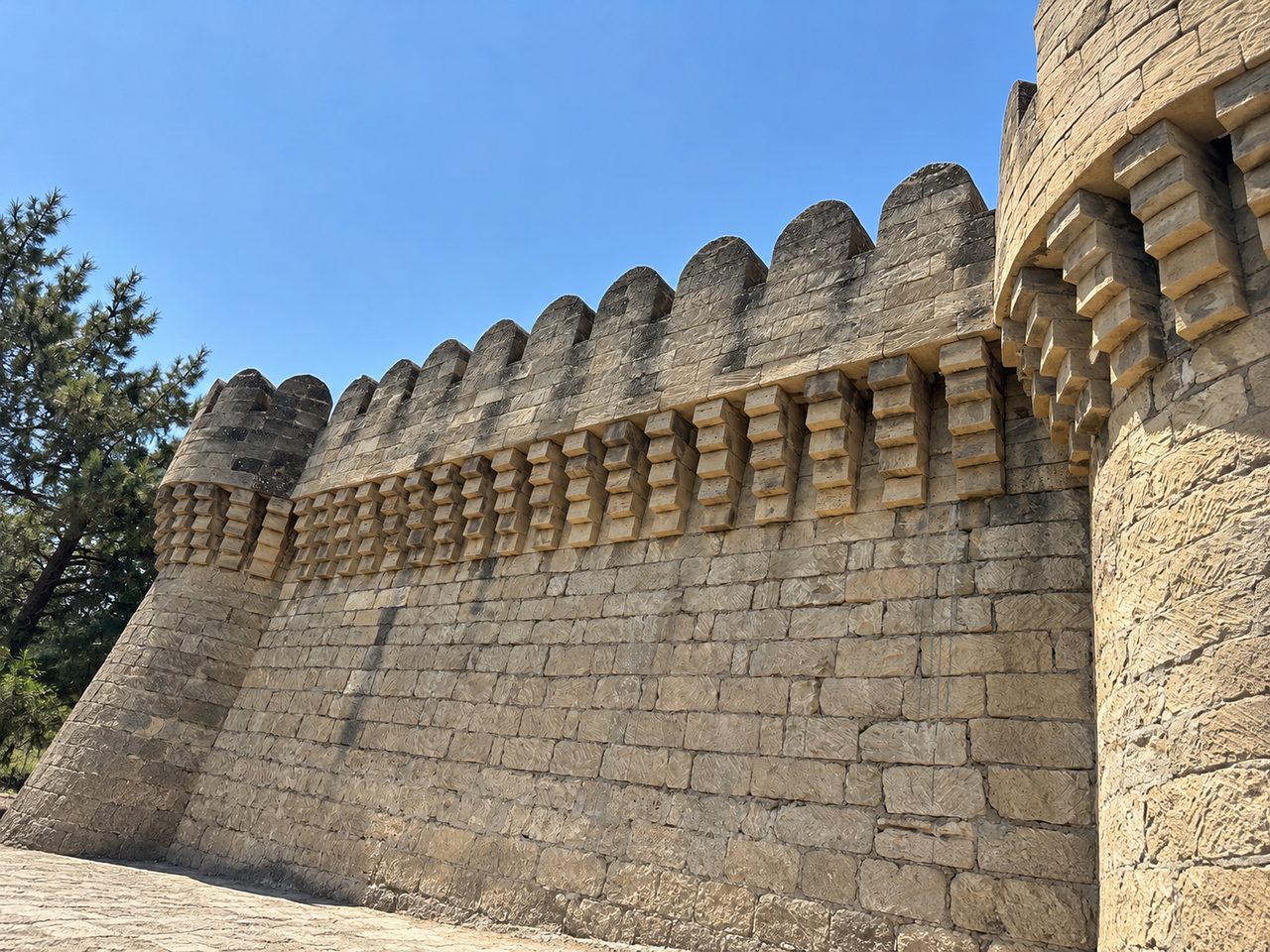 המצודה הגדולה של מרדקאן (Mardakan Quadrangular Castle) (תמונת המחשה)